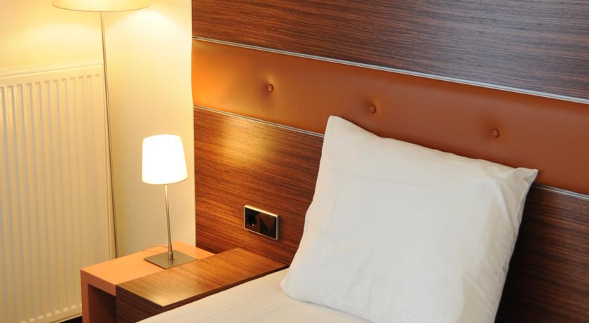 Linge Hotel Elst Linge Hotel Elst